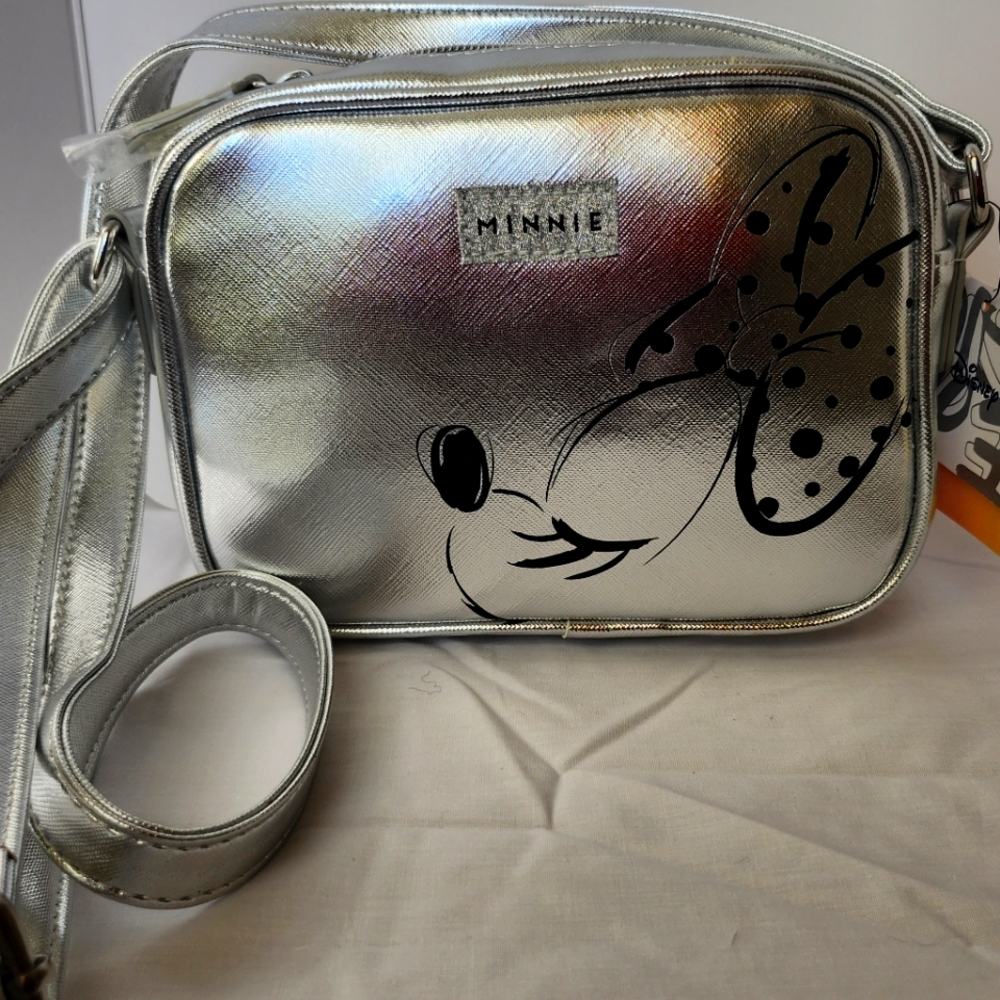 NWT Danielle Nicole Crossbody bag Featuring Minnie Mouse